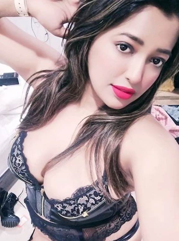 Mahipalpur aged housewife Call Girl